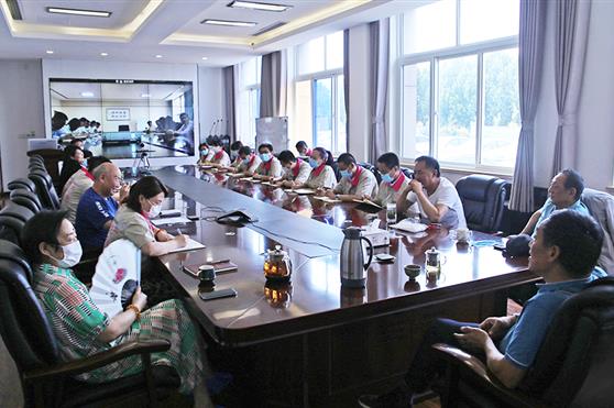 金天国际召开全体党员大会，以实际行动庆祝党的生日，加速雪莲养护产业化就是对百年目标实现的重大贡献！